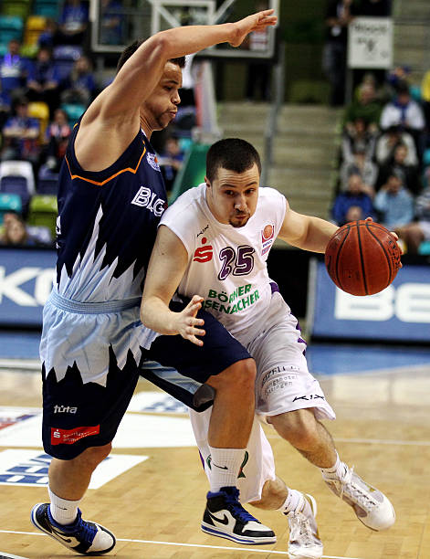 屡屡在联赛 屡屡在联赛