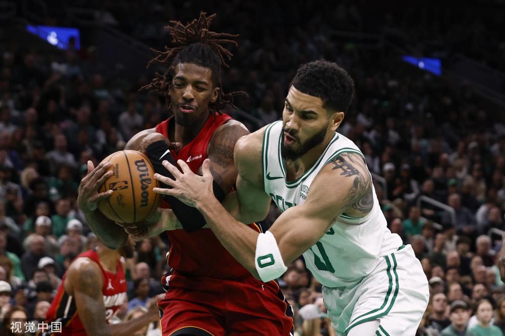 伦纳德在与 伦纳德在与