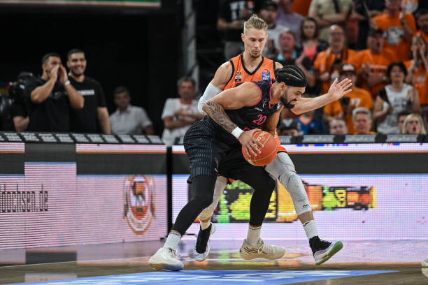 和两家俱乐 和两家俱乐